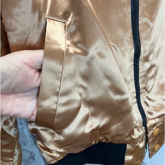 Vintage 90’s Unisex Mohegan Sun Reversible Black/Gold Men Jacket Sz M - Picture 7 of 12